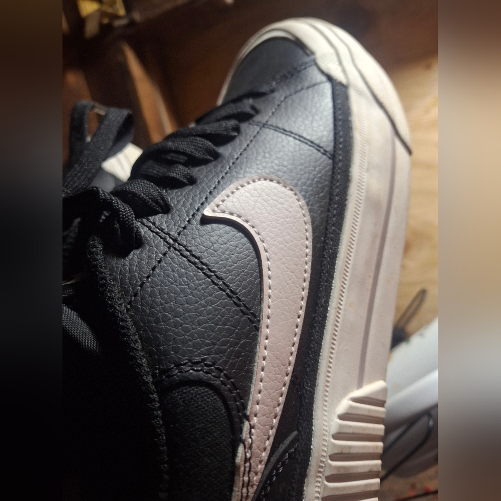 Nikes 6.5